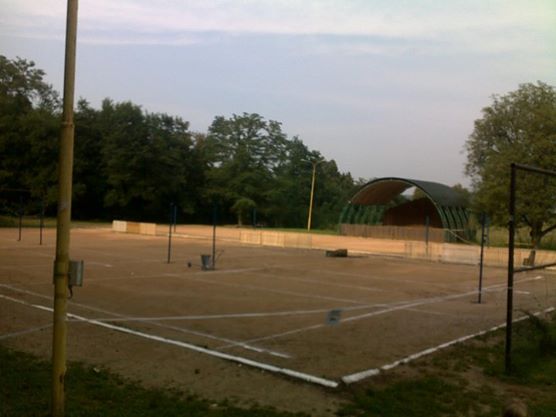 Príprava ihrísk v aréne pod kopcom