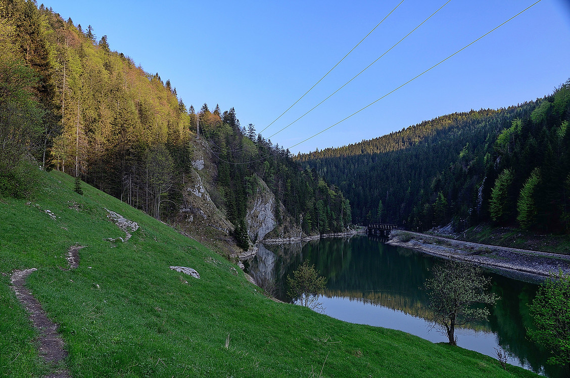 Šk Bodva turistický výlet Zejmarskou roklinou spojený s lezeckou a vodnou turistikou.
